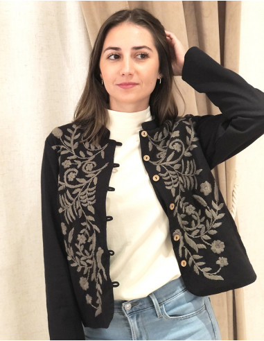 Chaqueta algodón lisa bordada flores gordas