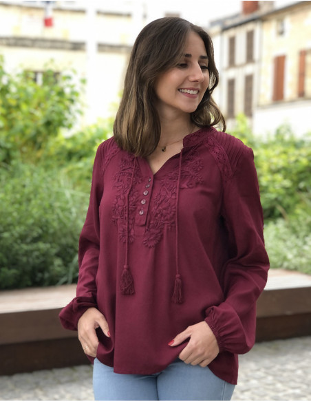 Blusa viscosa 5 botones bordada
