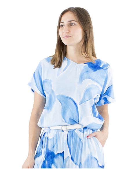 Blusa viscosa mangas cortas estampado orquidea