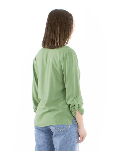 Blusa viscosa lisa con botones mangas largas