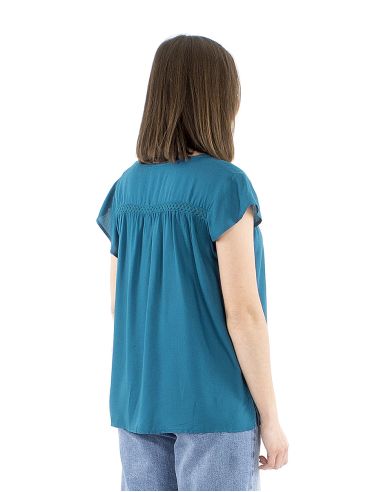 Blusa viscosa lisa cuello v mangas cortas