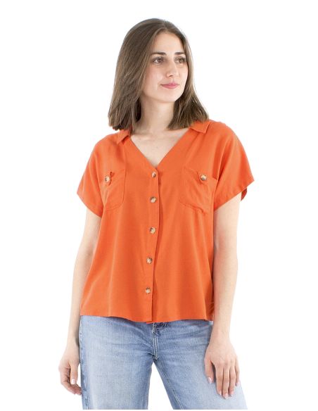 Blusa 54% lino 46% viscosa con botones y bolsillos pecho