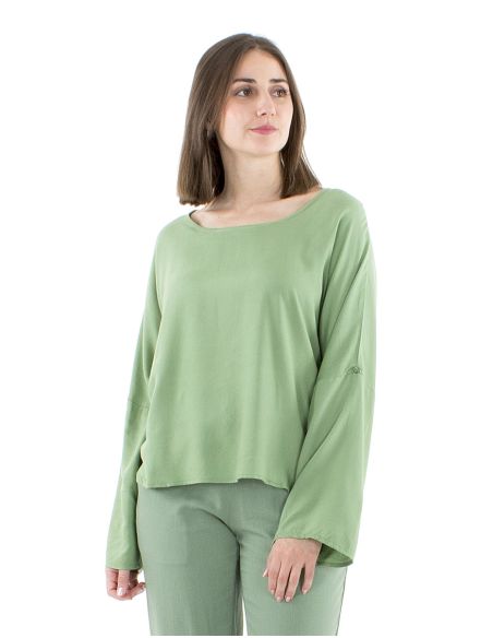 Blusa viscosa lisa mangas mariposa